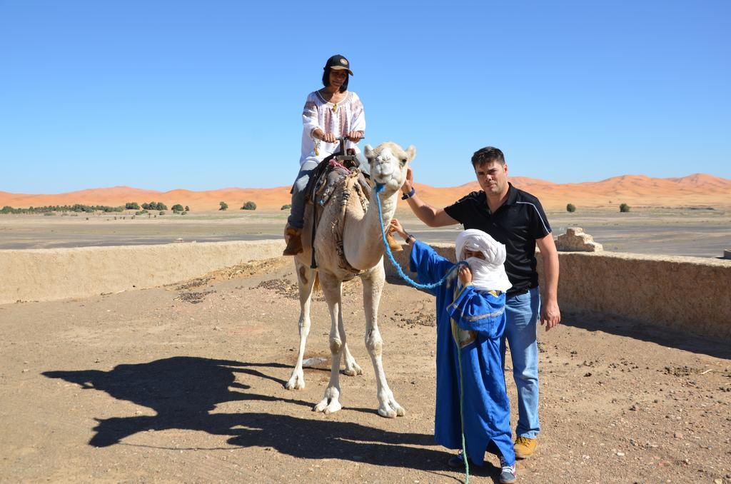 Riad Desert Camel メルズーガ エクステリア 写真
